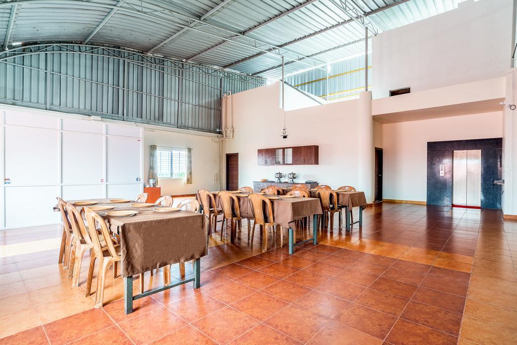 Treebo Pappilon Palace - Pvs Circle Mangalore Bagian luar foto