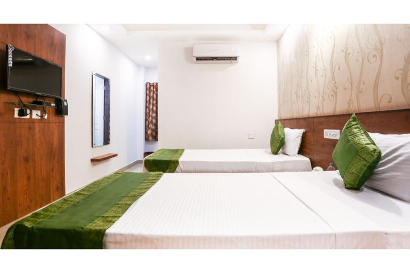 Treebo Pappilon Palace - Pvs Circle Mangalore Bagian luar foto